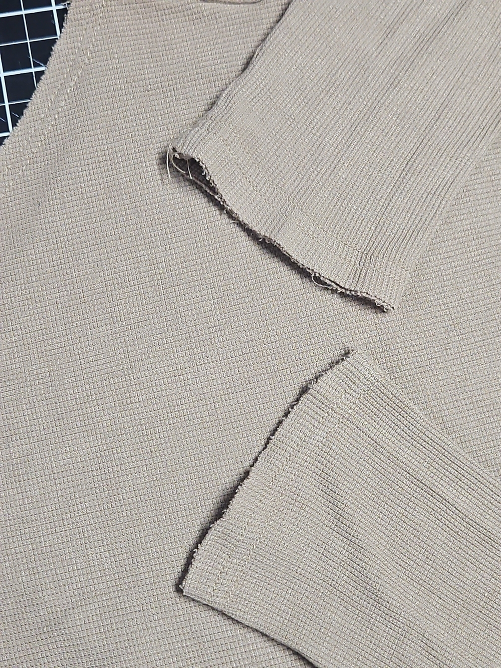 POL Long-Sleeve Scoop Neck Bodysuit in Tan Size Large - Picture 5 of 5
